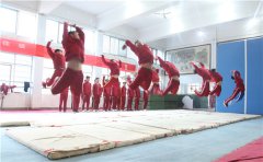 在鹅坡练武，为青春助力