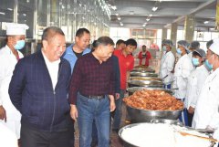 国庆中秋双节降临，鹅坡温暖情满校园