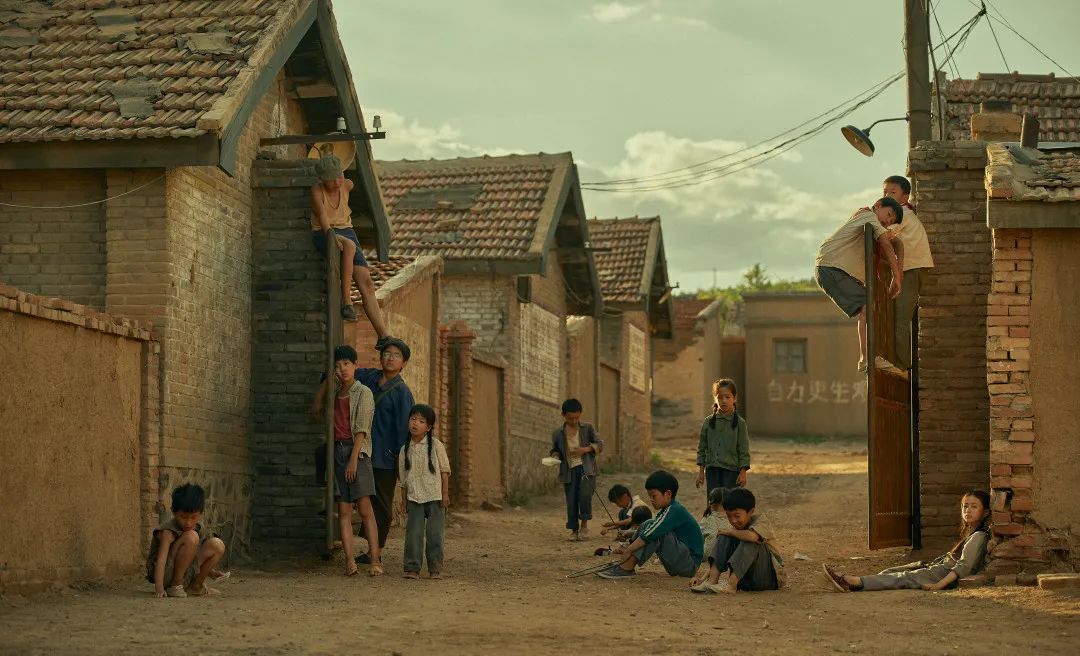 「美丽鹅坡」我校学生任泽一参演电影《我和我的父辈》