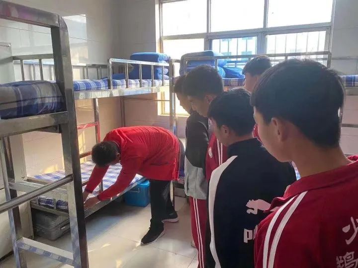 「美丽鹅坡」从家到家，让每位同学感受寄宿的温暖