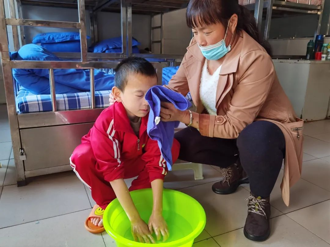 「美丽鹅坡」从家到家，让每位同学感受寄宿的温暖